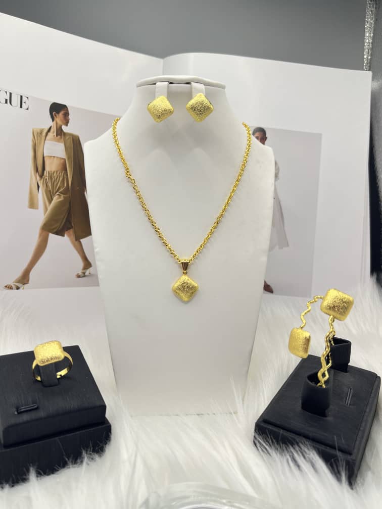 Complete Set Gold Replica - Image 6