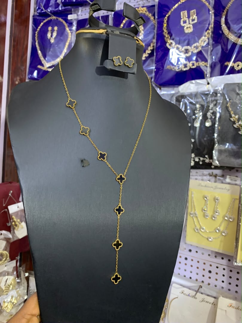 VCA Dropping Necklace